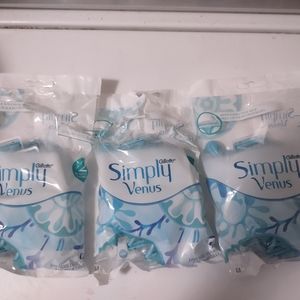 Venus disposable razors